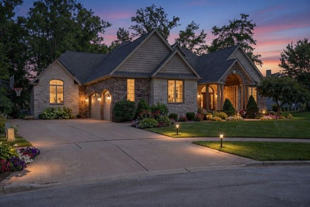 1089 George Ade Court, Crown Point, IN 46307