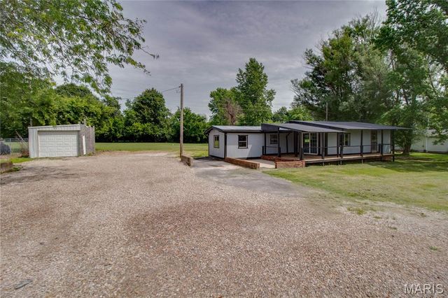 30396 Domino Lane, Godfrey, IL 62035