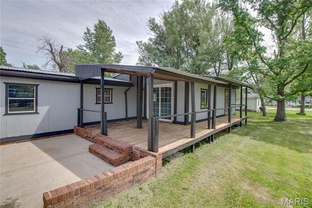 30396 Domino Lane, Godfrey, IL 62035