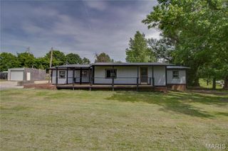 30396 Domino Lane, Godfrey, IL 62035