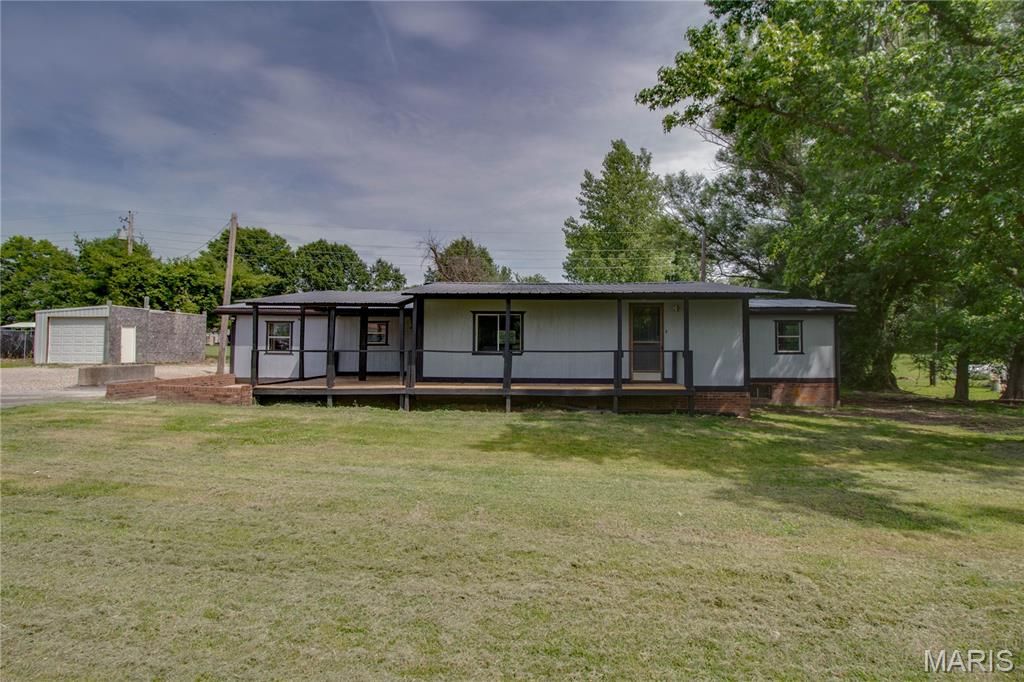 30396 Domino Lane, Godfrey, IL 62035