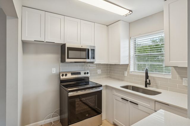 244 Camden J, West Palm Beach, FL 33417