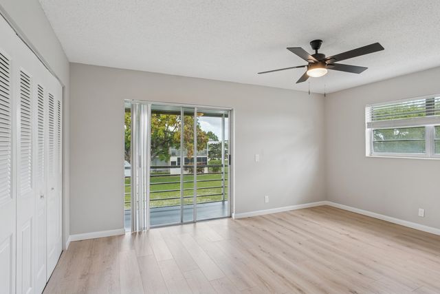 244 Camden J, West Palm Beach, FL 33417