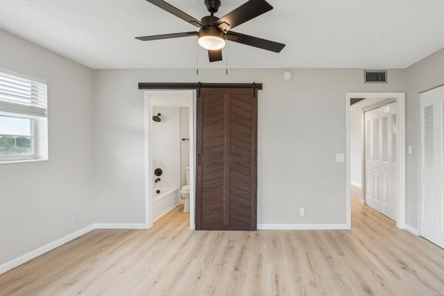 244 Camden J, West Palm Beach, FL 33417