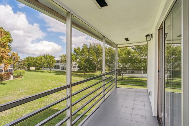 244 Camden J, West Palm Beach, FL 33417