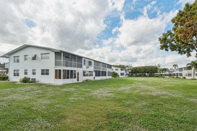 244 Camden J, West Palm Beach, FL 33417