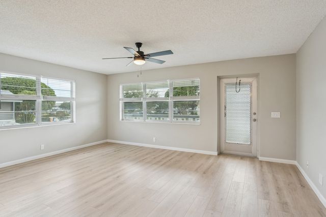 244 Camden J, West Palm Beach, FL 33417