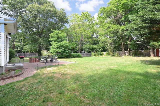 5 Radio Avenue, Miller Place, NY 11764