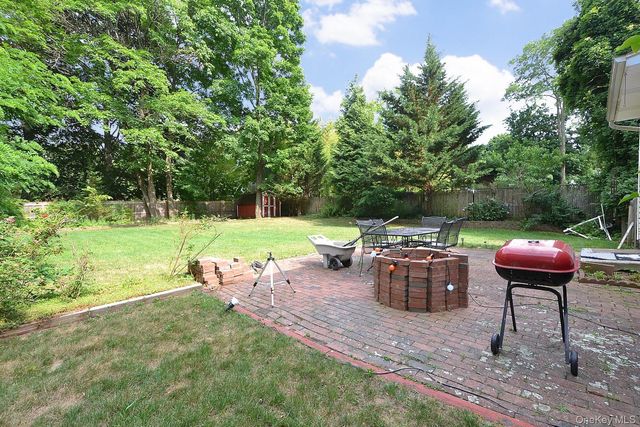5 Radio Avenue, Miller Place, NY 11764