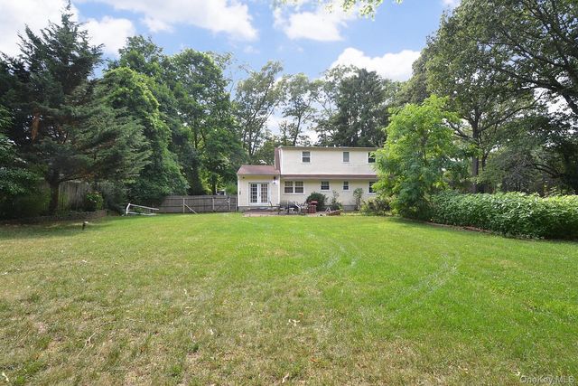 5 Radio Avenue, Miller Place, NY 11764