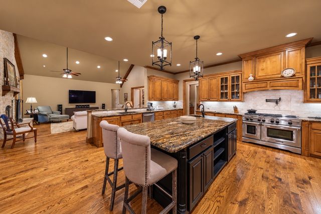 5410 Valley Oak Court, Mckinney, TX 75071