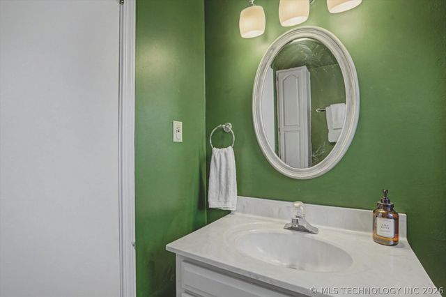 2471 E 22nd Place, Tulsa, OK 74114