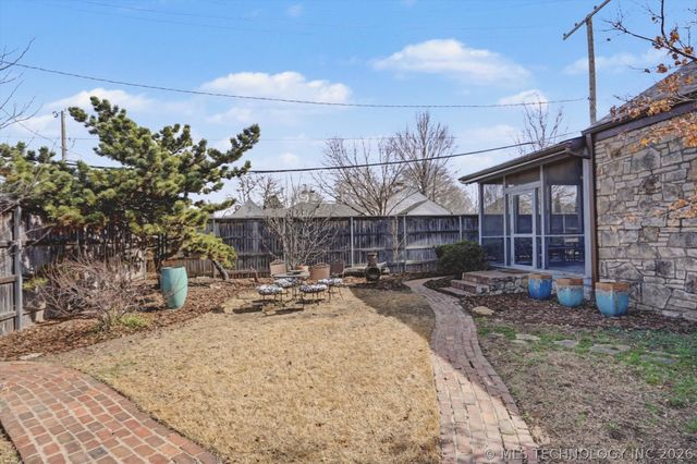 2471 E 22nd Place, Tulsa, OK 74114