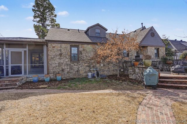 2471 E 22nd Place, Tulsa, OK 74114