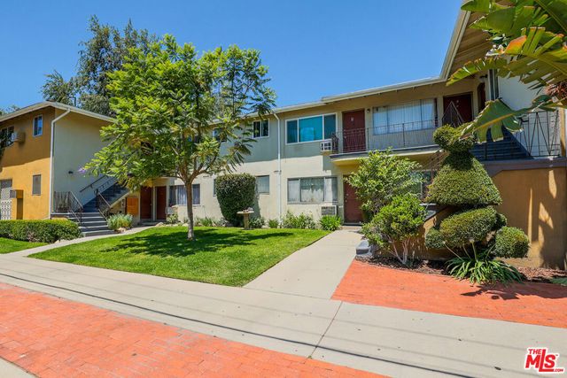 8000 Owensmouth Avenue, Canoga Park, CA 91304