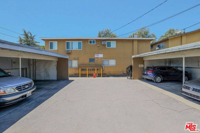 8000 Owensmouth Avenue, Canoga Park, CA 91304
