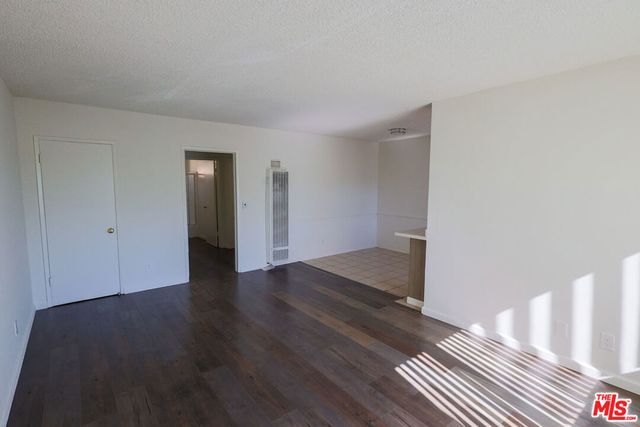 8000 Owensmouth Avenue, Canoga Park, CA 91304