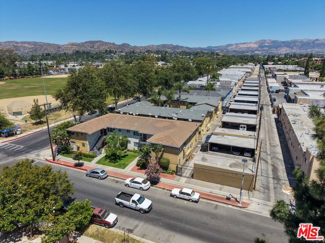 8000 Owensmouth Avenue, Canoga Park, CA 91304
