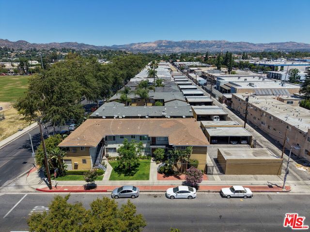 8000 Owensmouth Avenue, Canoga Park, CA 91304