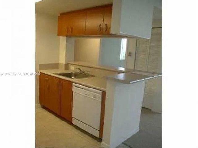 816 NW 11th St 1203, Miami, FL 33136