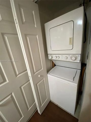 816 NW 11th St 1203, Miami, FL 33136