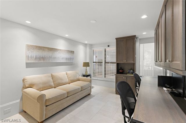 406 La Peninsula BLVD 406, Naples, FL 34113