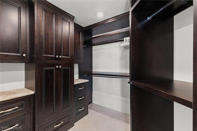 406 La Peninsula BLVD 406, Naples, FL 34113