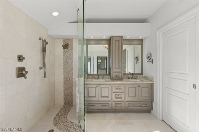 406 La Peninsula BLVD 406, Naples, FL 34113