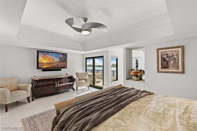 406 La Peninsula BLVD 406, Naples, FL 34113