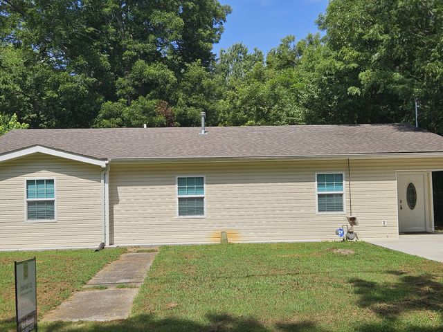 107 Gentry St, Tullahoma, TN 37388