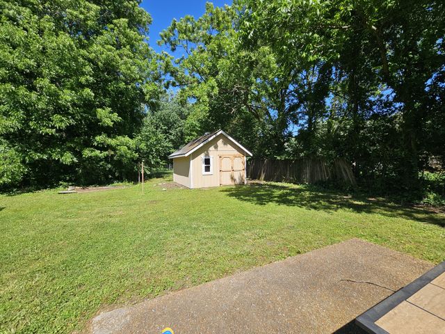 107 Gentry St, Tullahoma, TN 37388