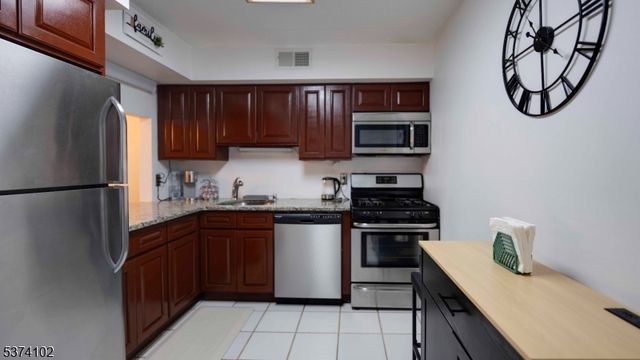 200 Park Rd A3, Bayonne City, NJ 07002