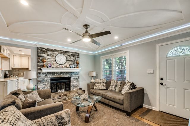 407 E Oakdale Street, Keene, TX 76059