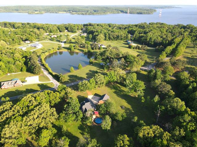 256 Lakehill Beach Estates Rd, Springville, TN 38256