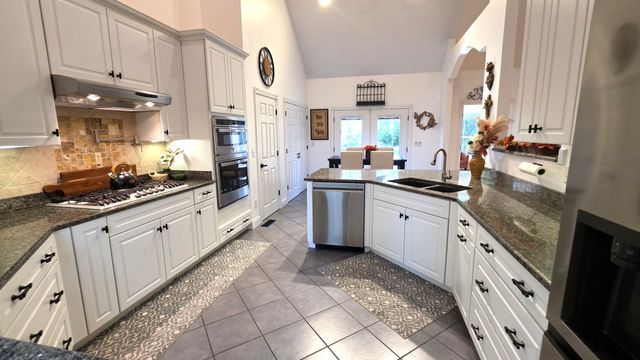 256 Lakehill Beach Estates Rd, Springville, TN 38256