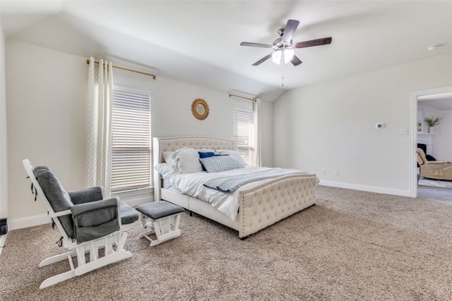 3519 Tunnel Avenue, Aubrey, TX 76227