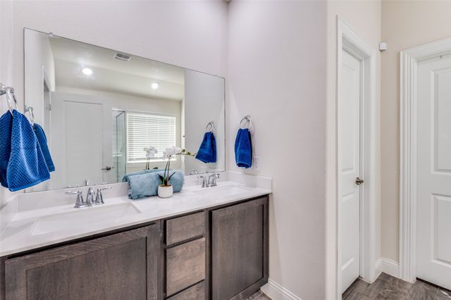 3519 Tunnel Avenue, Aubrey, TX 76227