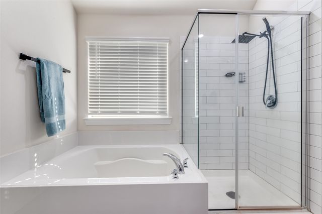 3519 Tunnel Avenue, Aubrey, TX 76227