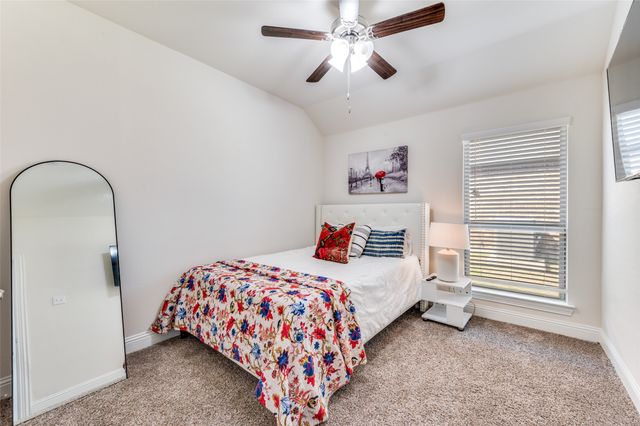 3519 Tunnel Avenue, Aubrey, TX 76227