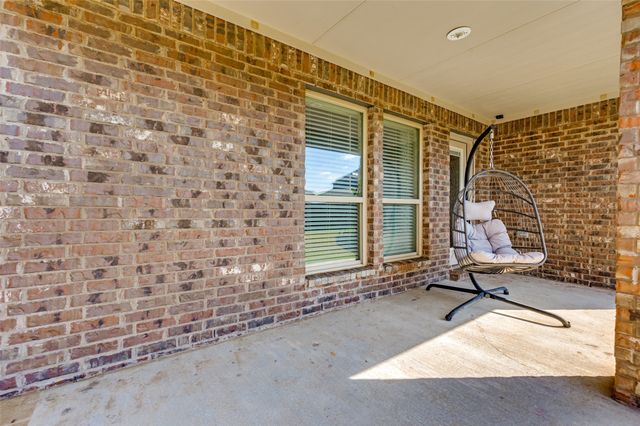 3519 Tunnel Avenue, Aubrey, TX 76227