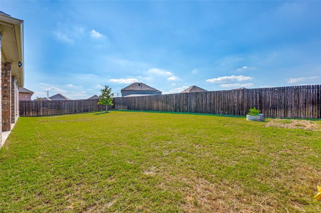 3519 Tunnel Avenue, Aubrey, TX 76227