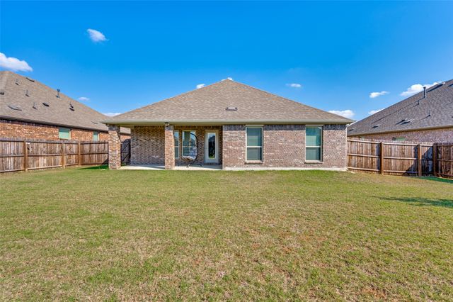 3519 Tunnel Avenue, Aubrey, TX 76227
