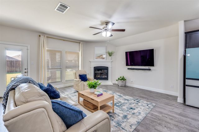 3519 Tunnel Avenue, Aubrey, TX 76227