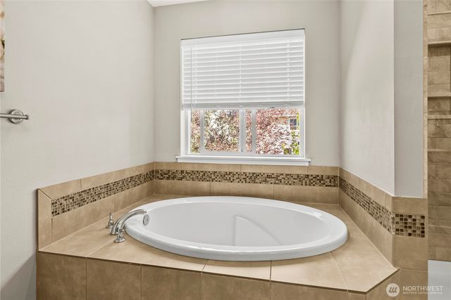 18428 Village Parkway E, Bonney Lake, WA 98391