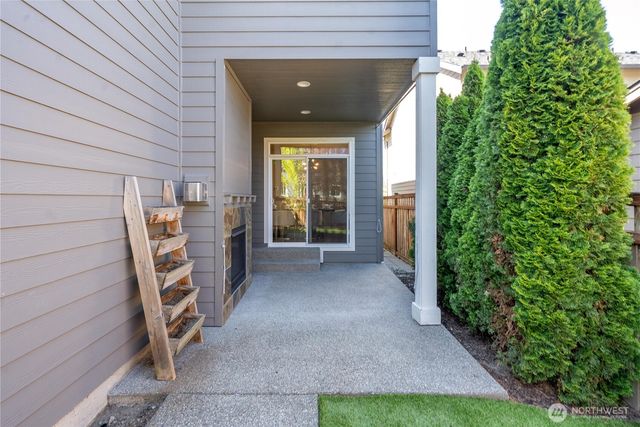 18428 Village Parkway E, Bonney Lake, WA 98391