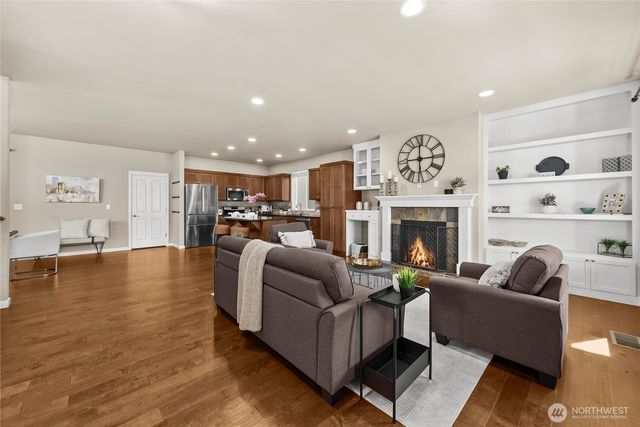 18428 Village Parkway E, Bonney Lake, WA 98391