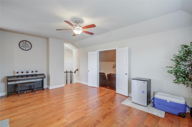 12902 Oak Falls Drive, Pearland, TX 77584