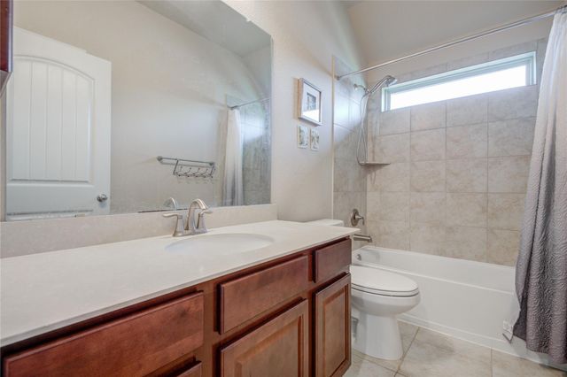 12902 Oak Falls Drive, Pearland, TX 77584