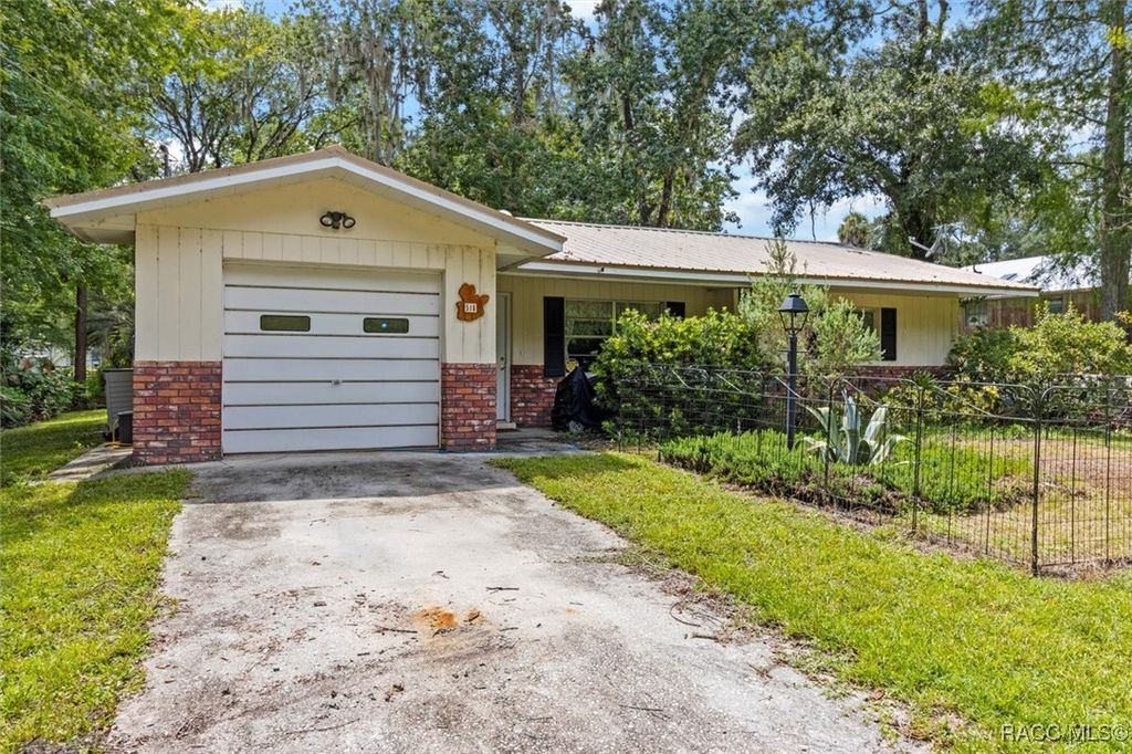 516 S Tuck Point, Inverness, FL 34450