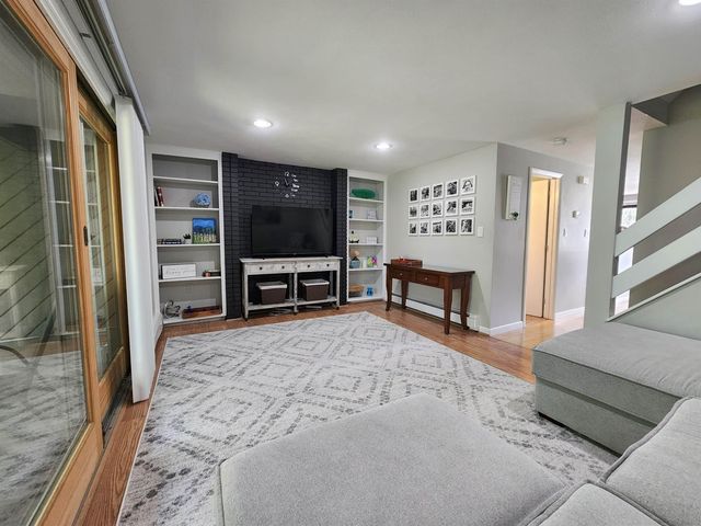 55 Spring Cove Road, Nashua, NH 03062